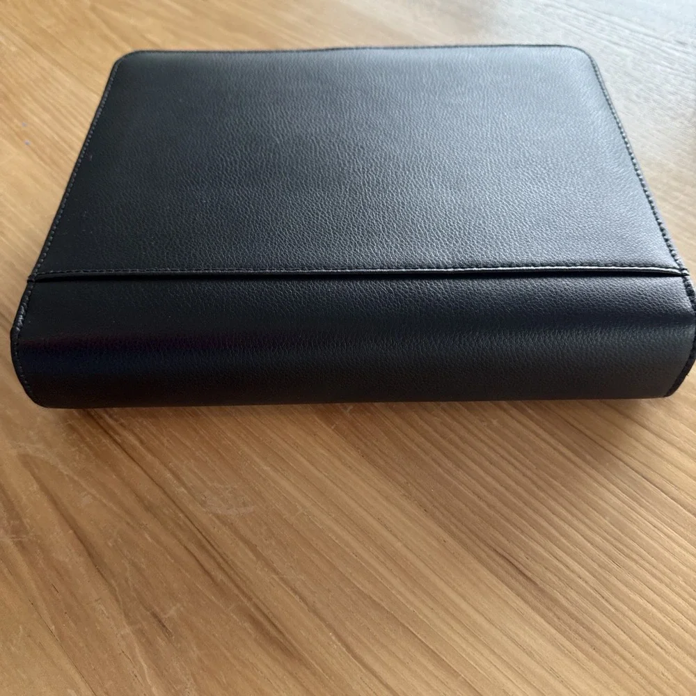 FRANKLIN COVEY Planner Binder Leather 7 Ring Black Zip Closure 10